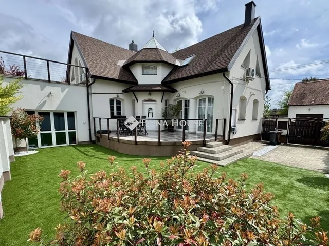 Eladó ház Székesfehérvár 210 nm