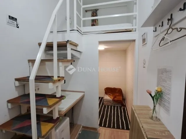 Eladó lakás Budapest VIII. kerület, II. János Pál pápa tér 76 nm