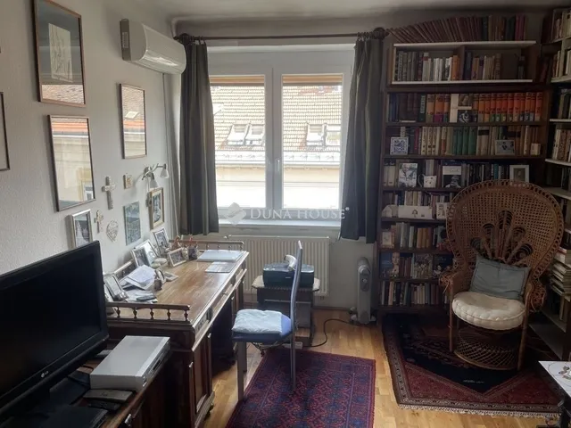 Eladó lakás Budapest VIII. kerület, II. János Pál pápa tér 72 nm