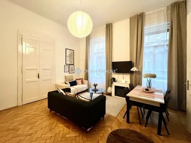 Eladó lakás Budapest VI. kerület 102 nm
