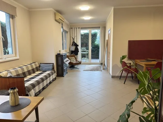 Eladó lakás Üröm 55 nm