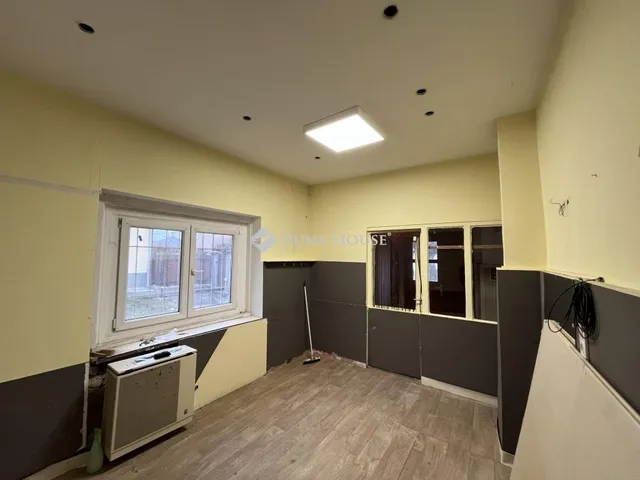 Eladó kereskedelmi és ipari ingatlan Ercsi 20 nm