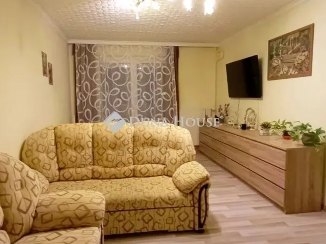 Eladó lakás Budapest III. kerület 74 nm