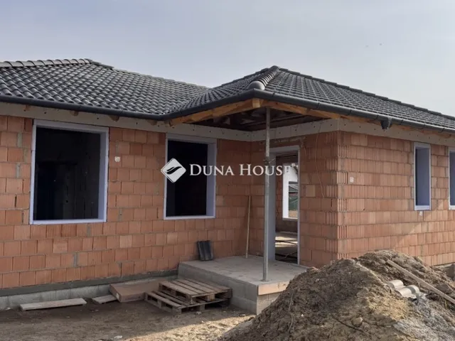 Eladó ház Taksony 90 nm