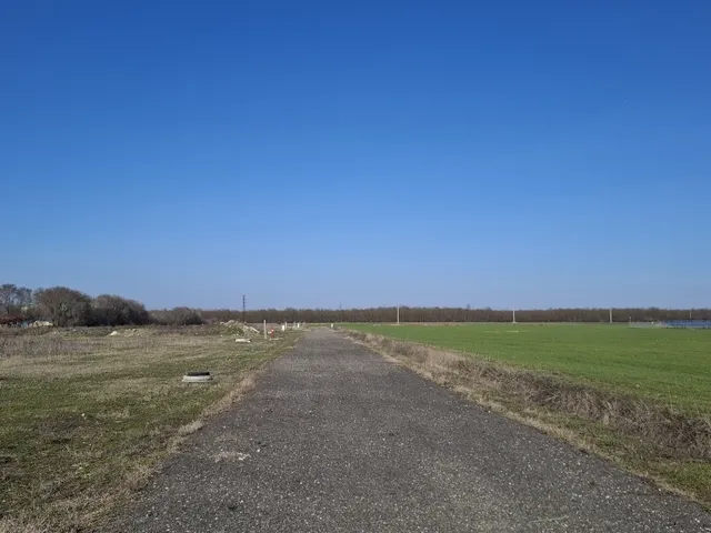 Eladó kereskedelmi és ipari ingatlan Szolnok 2551 nm