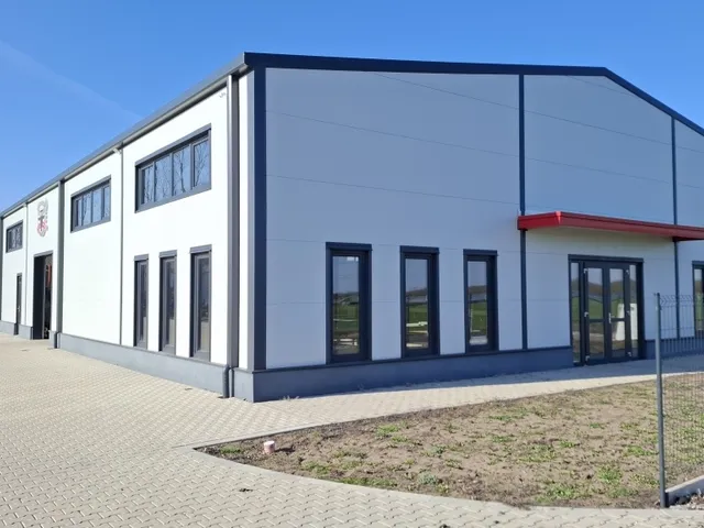 Eladó kereskedelmi és ipari ingatlan Szolnok 914 nm