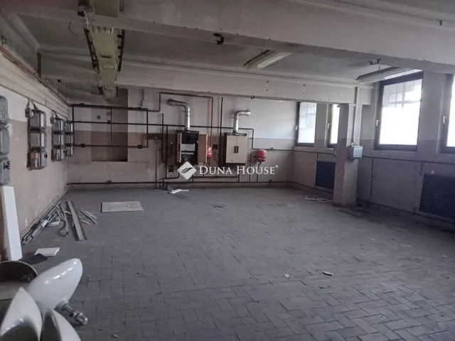 Eladó kereskedelmi és ipari ingatlan Budapest XX. kerület 1640 nm