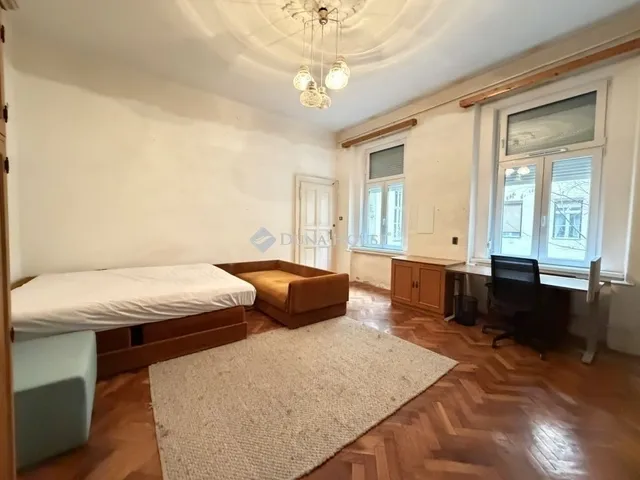 Eladó lakás Budapest VI. kerület 44 nm