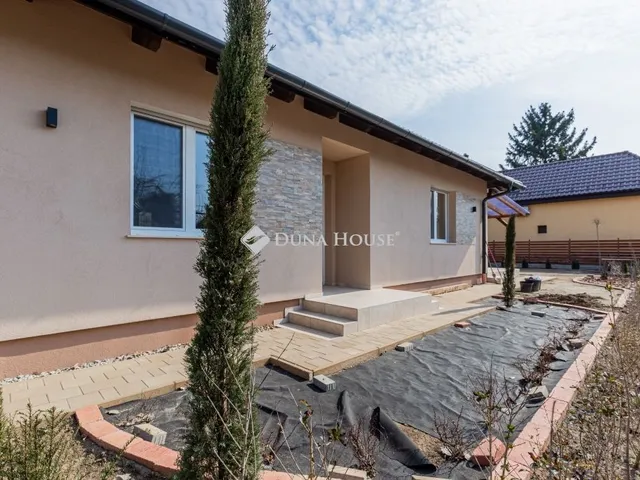 Eladó ház Budapest XVI. kerület, Sashalom 164 nm