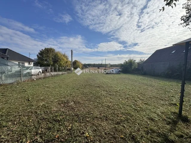 Eladó telek Pócsmegyer 650 nm