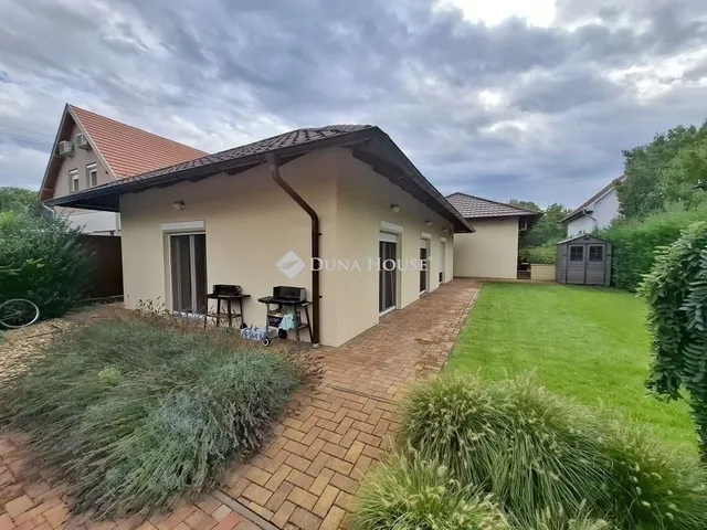 Eladó ház Fót 208 nm