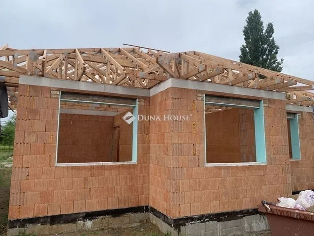 Eladó ház Erdőkertes 120 nm