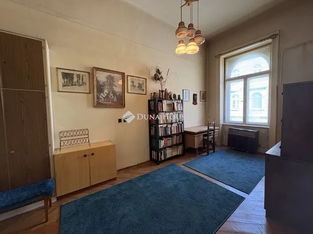 Eladó lakás Budapest VI. kerület 73 nm