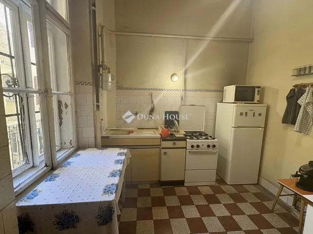 Eladó lakás Budapest VI. kerület 73 nm