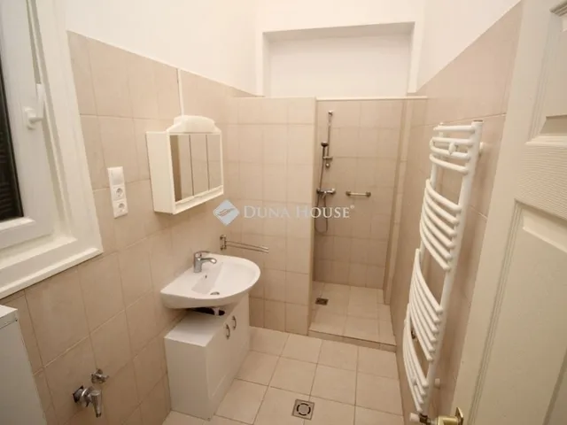 Eladó lakás Budapest I. kerület 63 nm