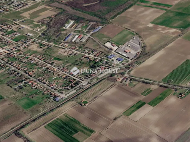 Eladó kereskedelmi és ipari ingatlan Inárcs 65132 nm
