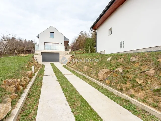 Eladó ház Budapest II. kerület, Pesthidegkút-Ófalu 231 nm