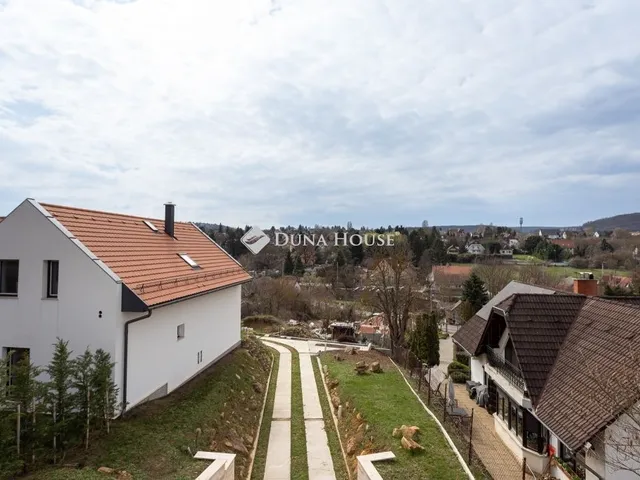 Eladó ház Budapest II. kerület, Pesthidegkút-Ófalu 231 nm