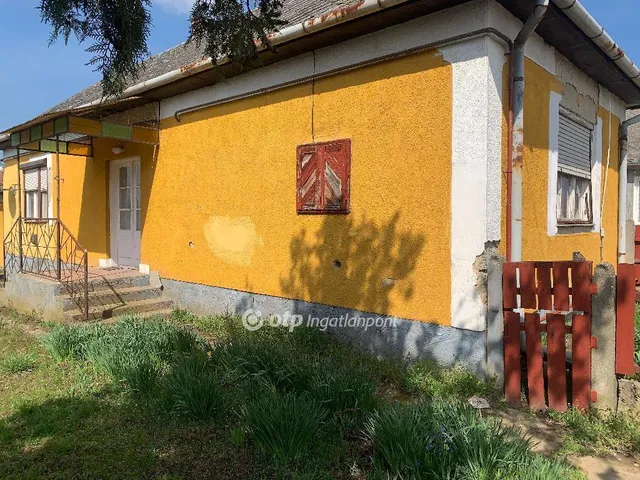 Eladó ház Újfehértó, Mályváskert 86 nm