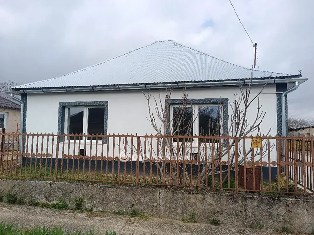 Eladó ház Komoró 70 nm