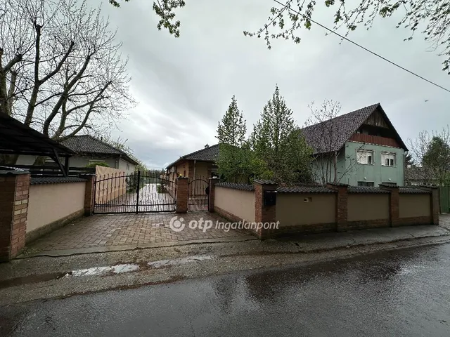 Eladó ház Nyíregyháza, Oros 183 nm