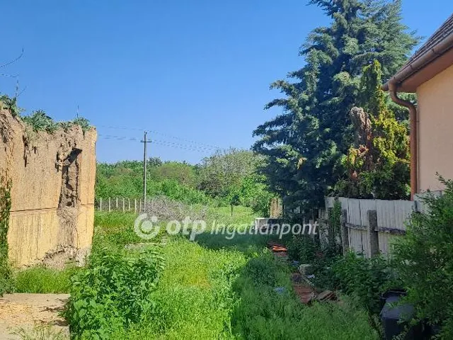 Eladó telek Téglás 868 nm