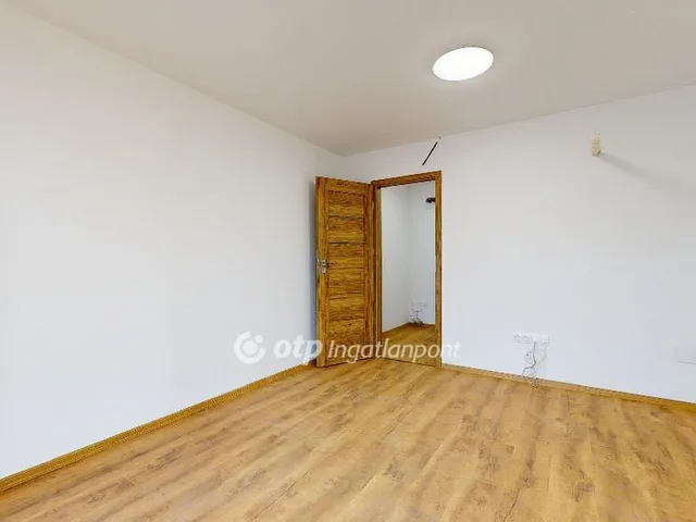Eladó kereskedelmi és ipari ingatlan Nyíregyháza 21 nm