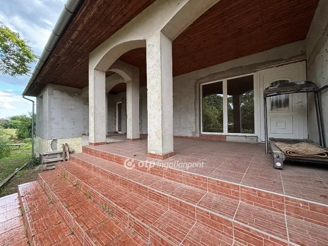 Eladó ház Dombrád 246 nm