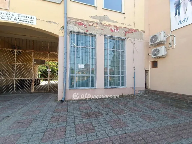 Eladó kereskedelmi és ipari ingatlan Kisvárda 40 nm