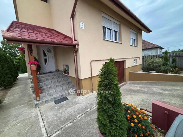 Eladó ház Dombrád 189 nm