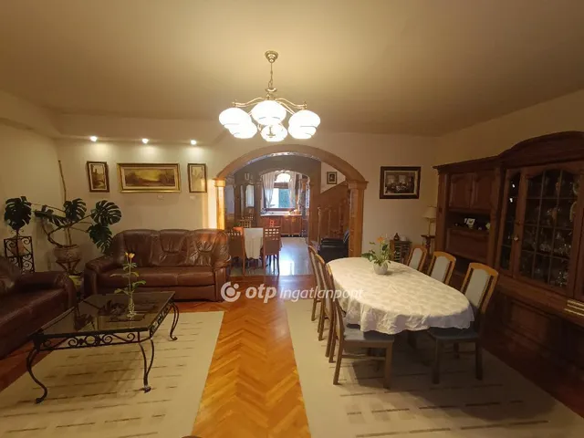 Eladó lakás Kisvárda 140 nm