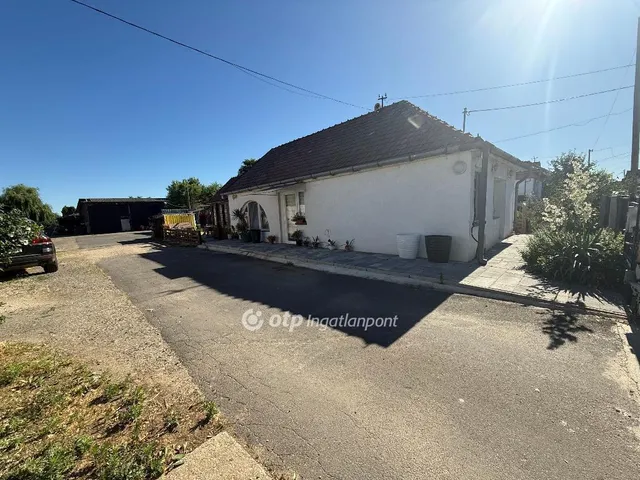 Eladó ház Újfehértó, Mályváskert 68 nm