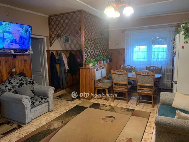 Eladó ház Újfehértó, Mályváskert 70 nm