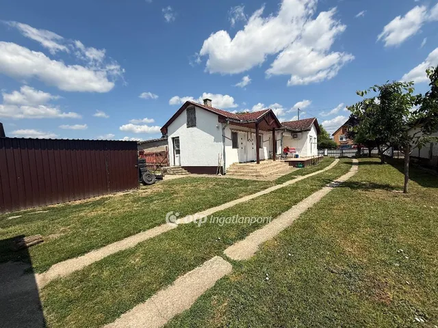 Eladó ház Újfehértó, Mályváskert 65 nm