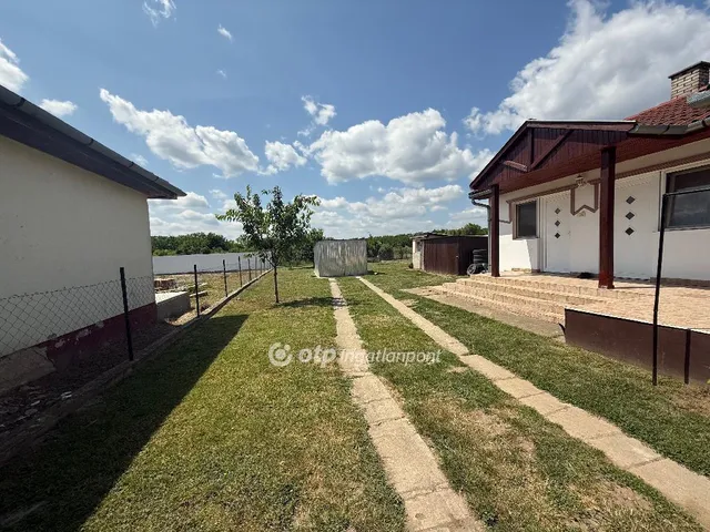 Eladó ház Újfehértó, Mályváskert 65 nm