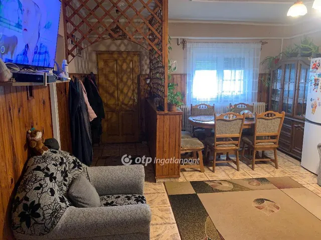 Eladó ház Újfehértó, Mályváskert 70 nm