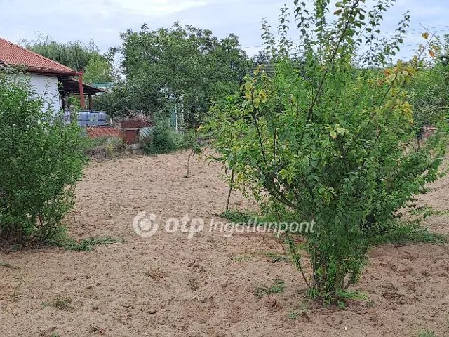 Eladó telek Téglás 756 nm