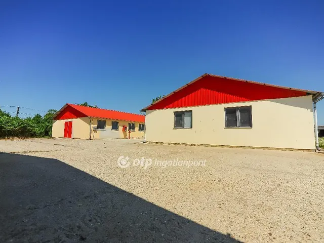 Eladó kereskedelmi és ipari ingatlan Fehérgyarmat 1328 nm