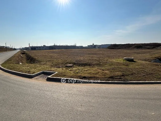 Eladó telek Debrecen 4292 nm