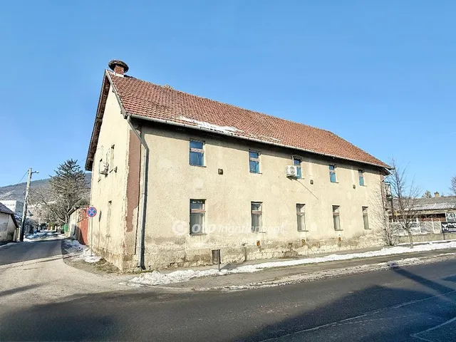 Eladó kereskedelmi és ipari ingatlan Tokaj 750 nm