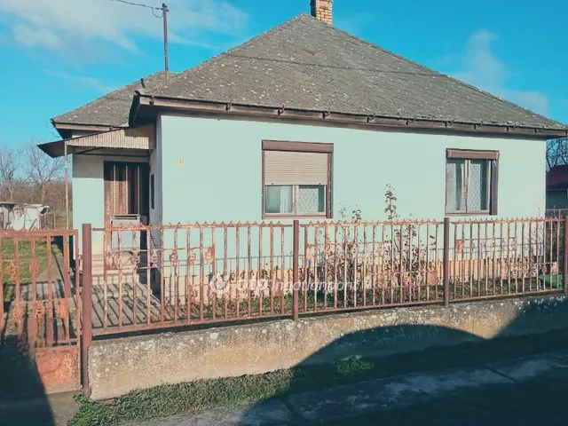 Eladó ház Kisszekeres 72 nm