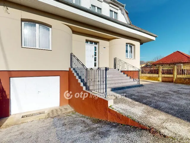 Eladó ház Kálmánháza 225 nm