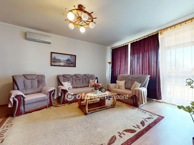 Eladó ház Kálmánháza 225 nm