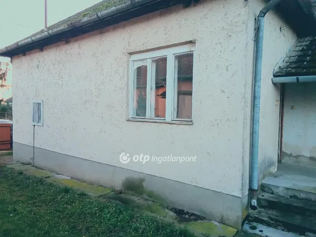 Eladó ház Kömörő 93 nm