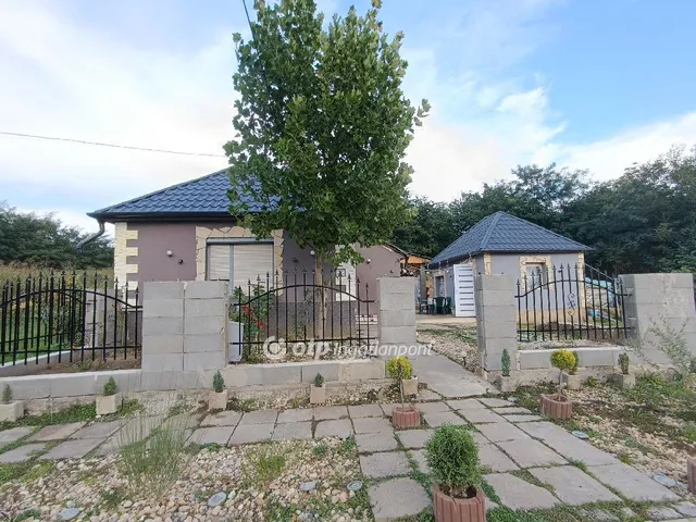 Eladó ház Gávavencsellő 75 nm
