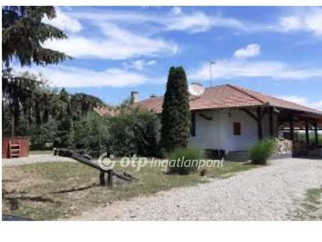 Eladó ház Szatmárcseke 258 nm