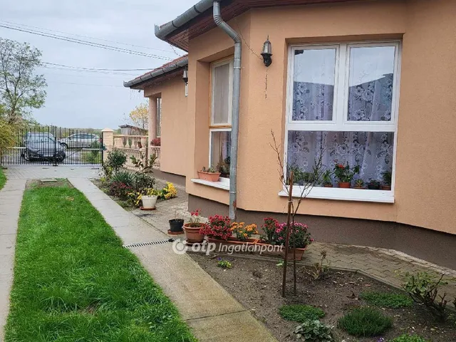 Eladó ház Hajdúhadház 120 nm