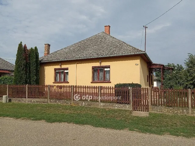 Eladó ház Tiszabercel 85 nm