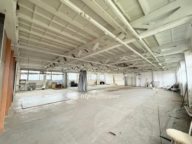 Eladó kereskedelmi és ipari ingatlan Záhony 800 nm