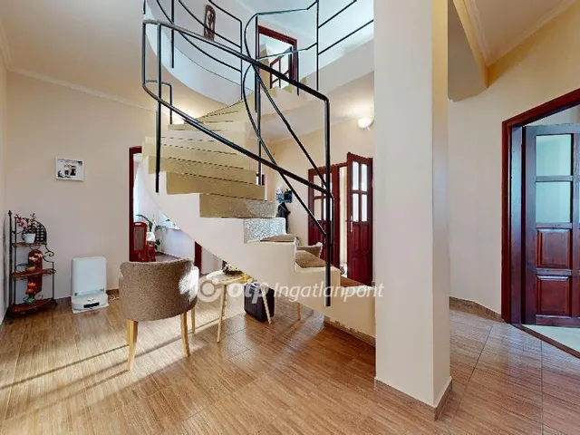 Eladó ház Kálmánháza 225 nm